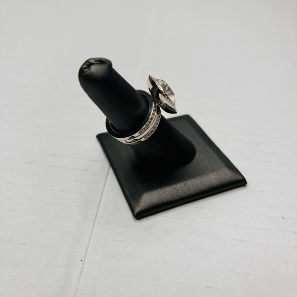 SWAROVSKI Simplicity Ring Size 7 - Picture 4 of 9